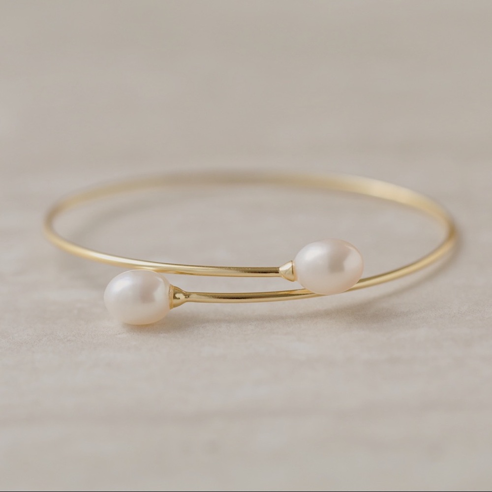 Dainty Pearl Bracelet | 14k Gold Plated - Picture 2 of 6